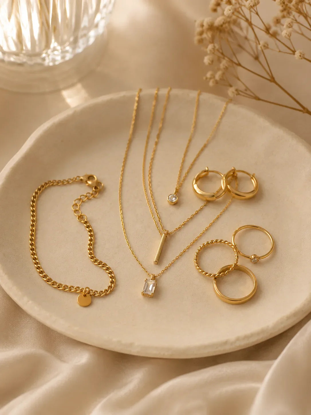 How to style minimal jewellery like a pro