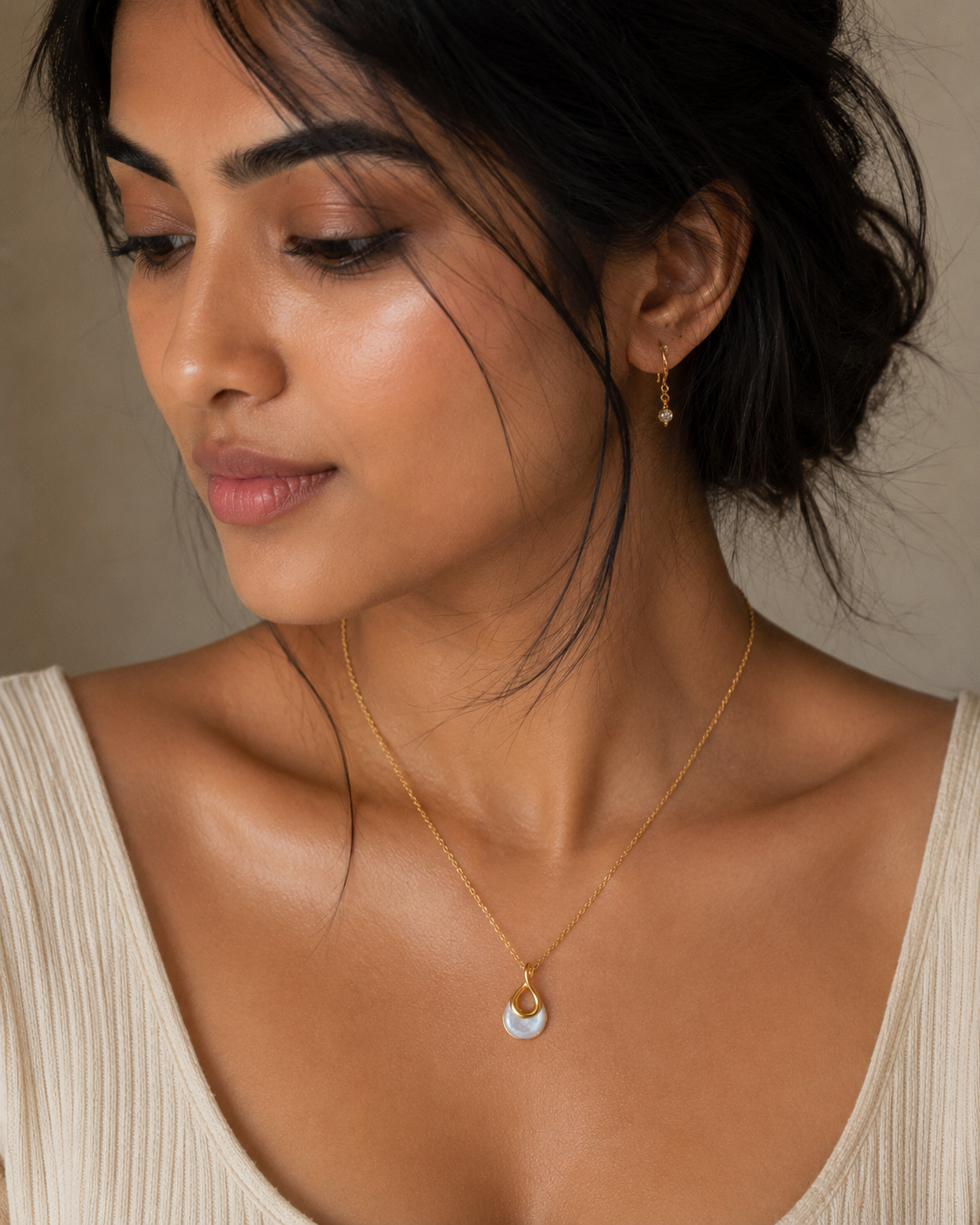 Eterna pearl drop necklace