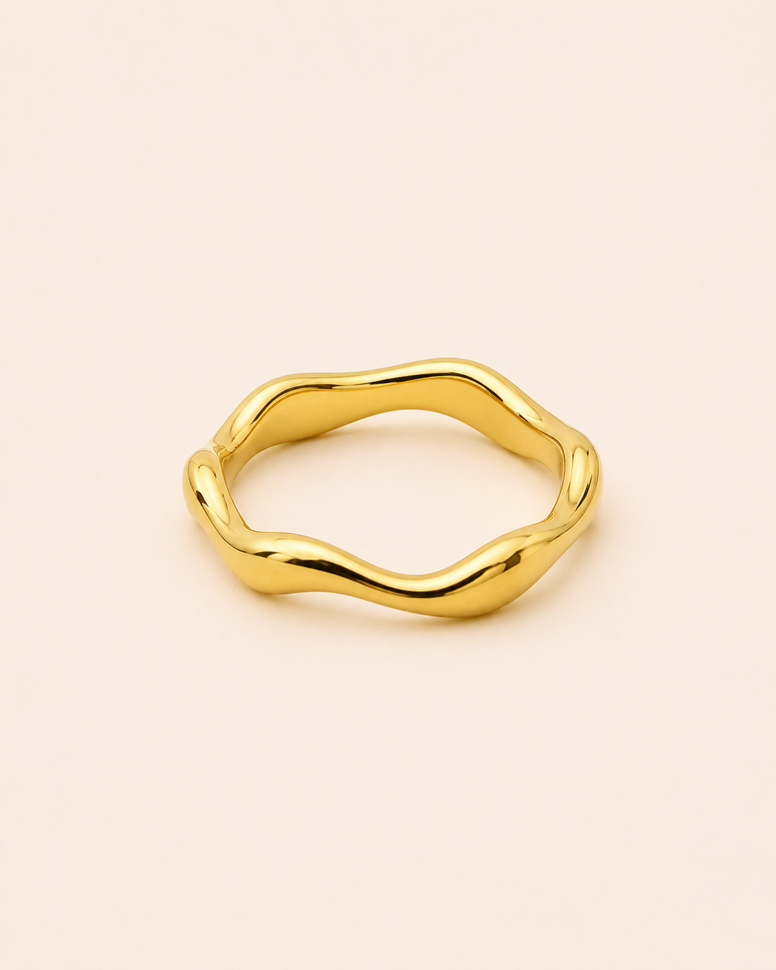 Ripple gold band ring