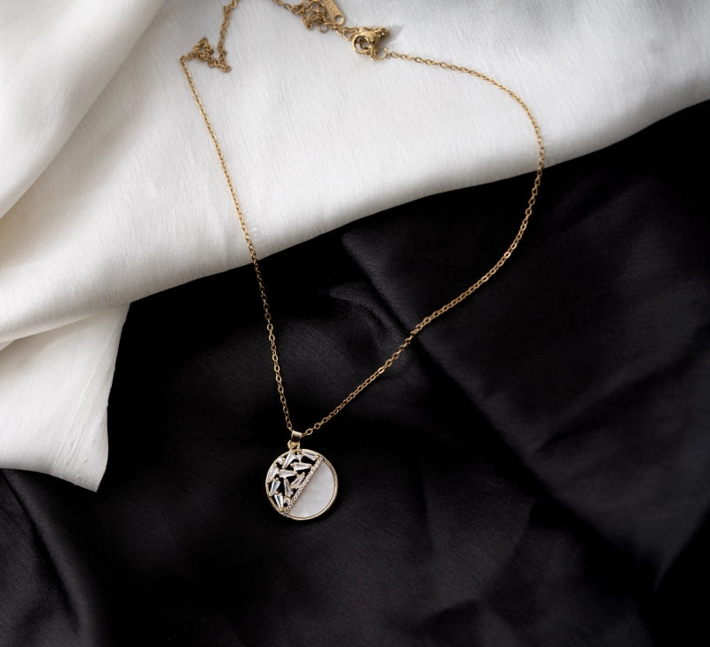 Textured Circle Pendant Necklace