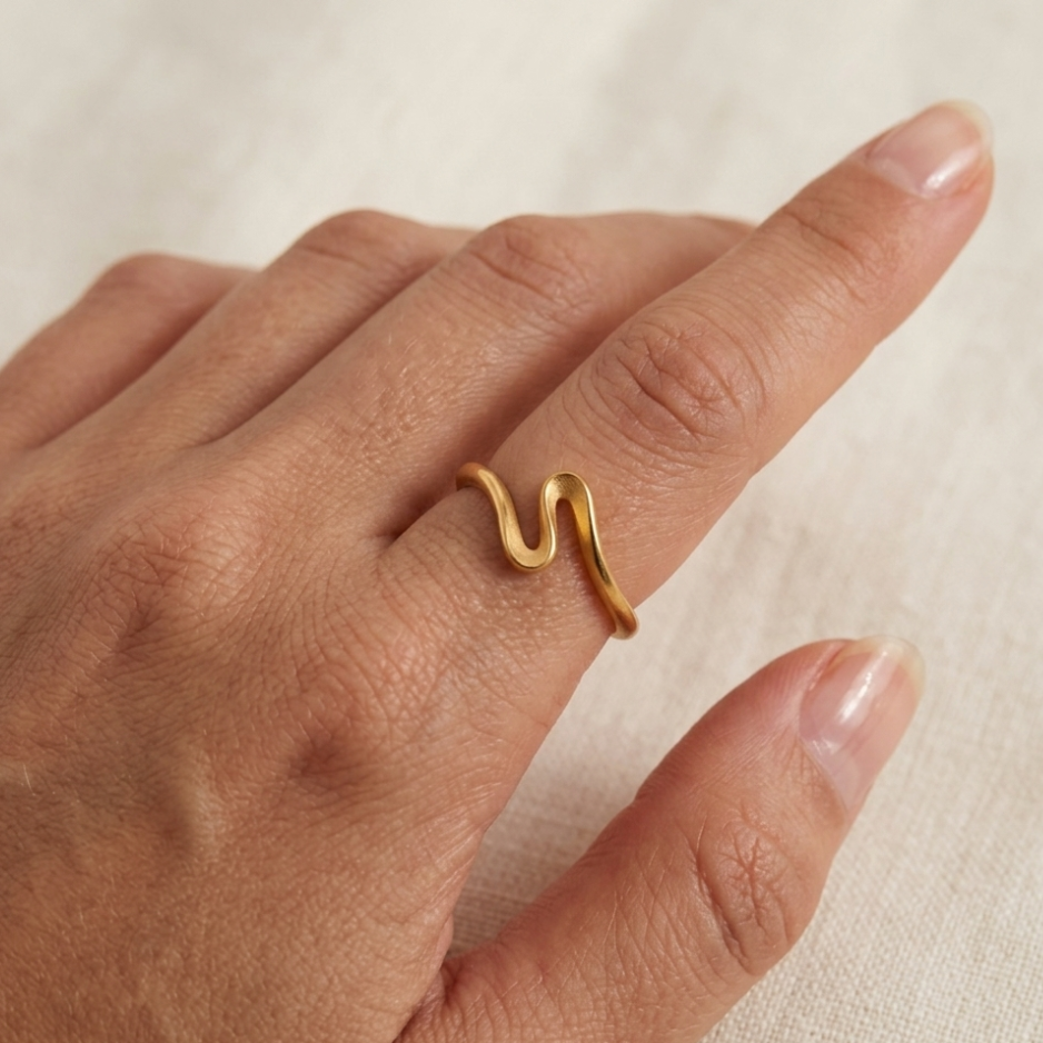 Wave Loop Ring